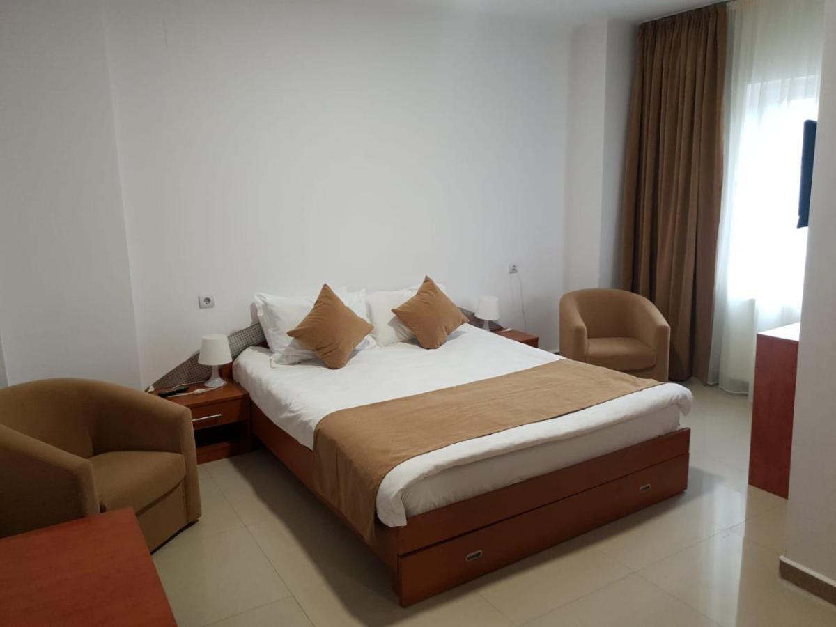 Hotel Top Central Букурещ Екстериор снимка