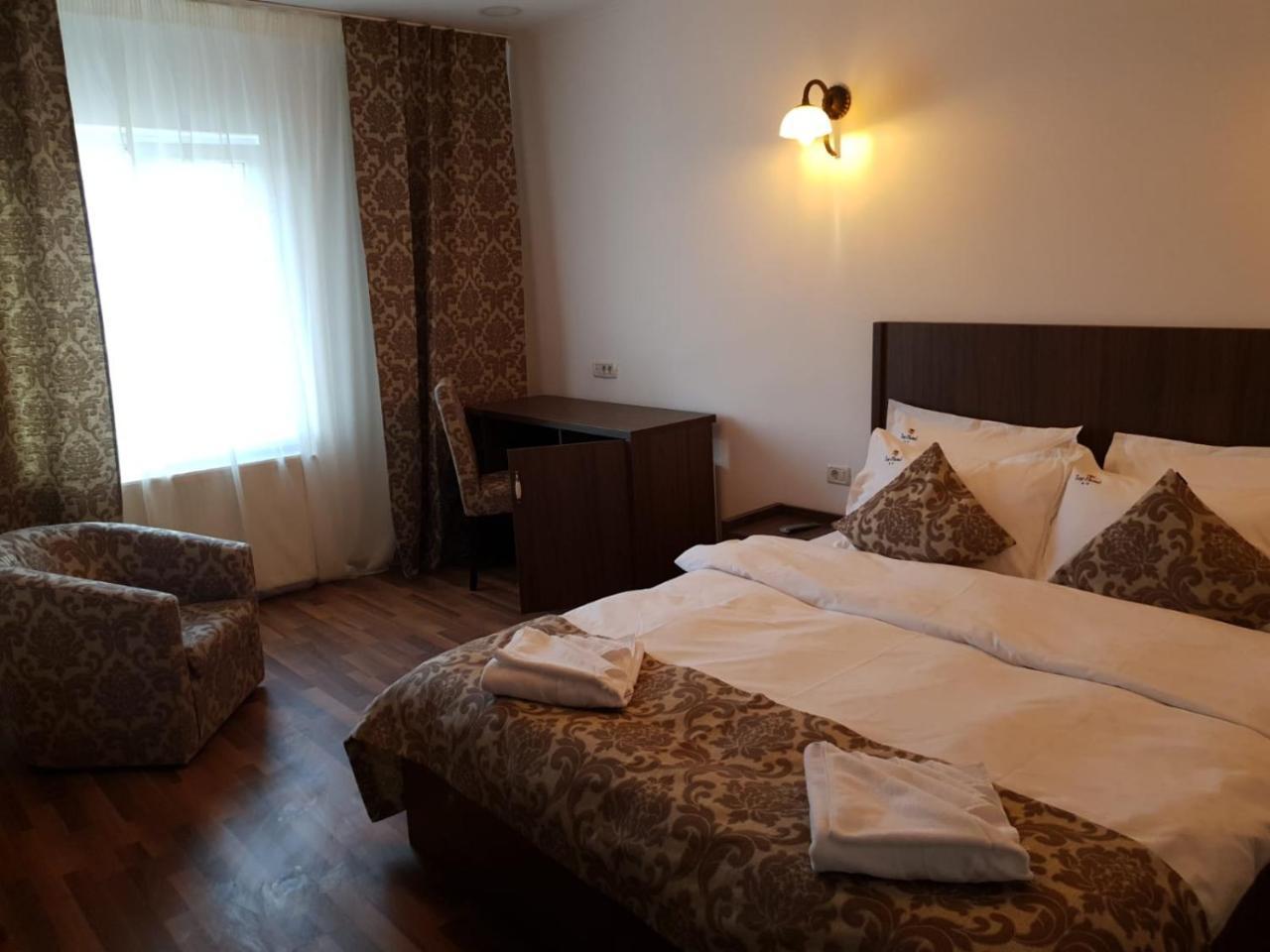 Hotel Top Central Букурещ Екстериор снимка
