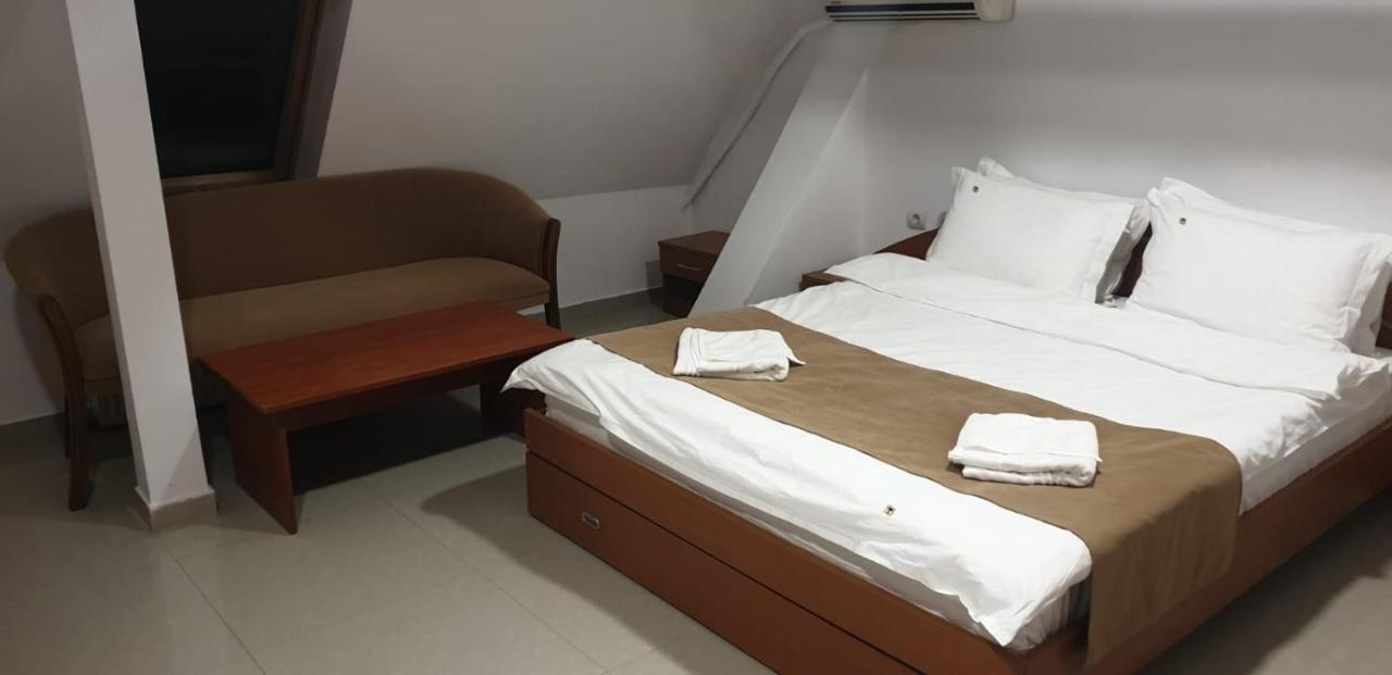 Hotel Top Central Букурещ Екстериор снимка